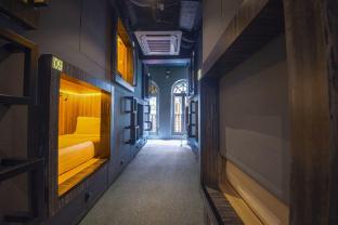cube boutique capsule hotel chinatown