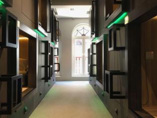 cube boutique capsule hotel chinatown