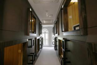 cube boutique capsule hotel chinatown