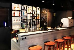cube boutique capsule hotel chinatown