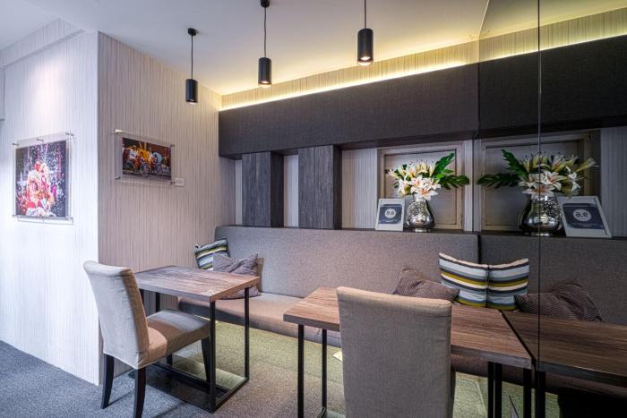 cube boutique capsule hotel chinatown