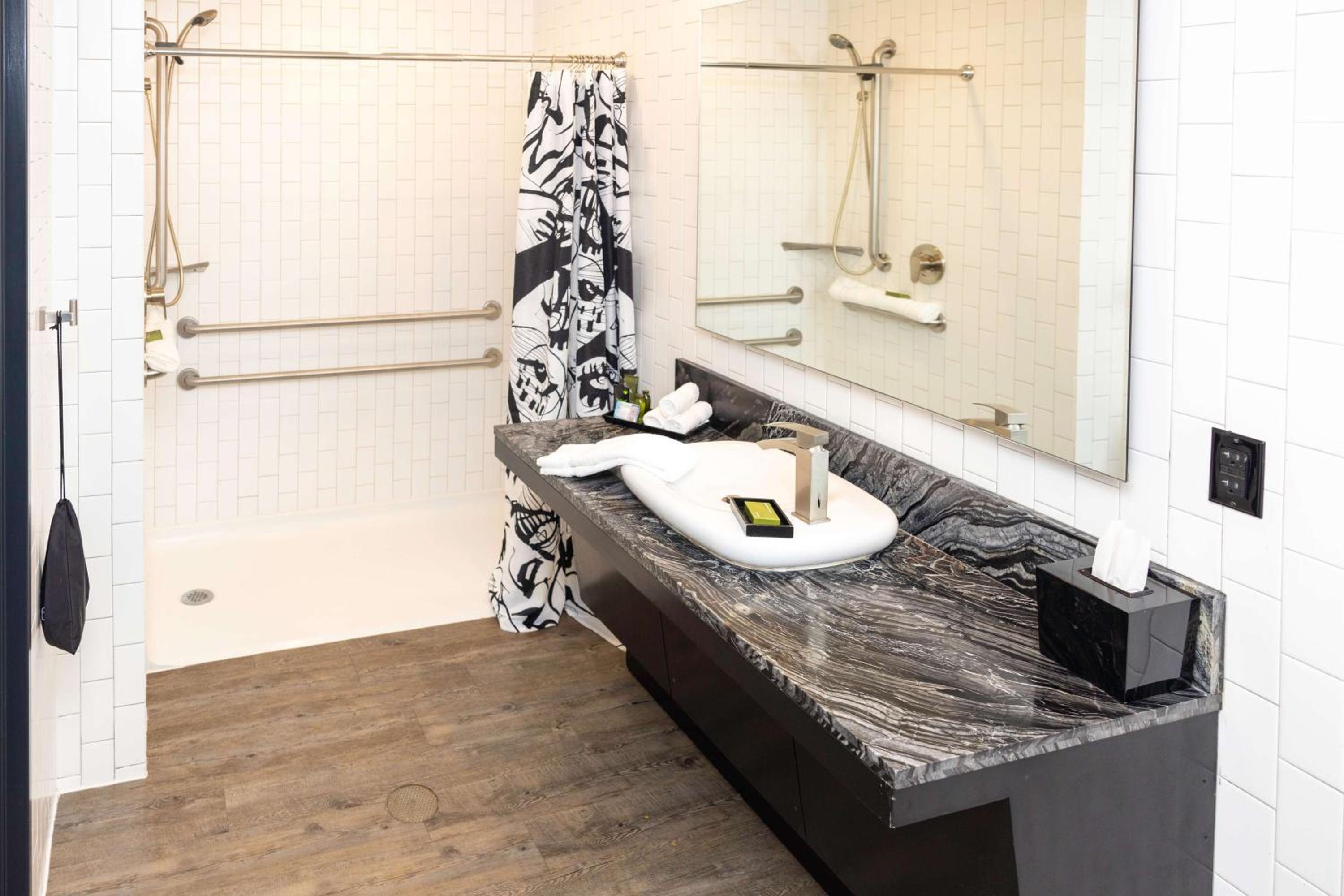 lorenzo hotel dallas tapestry collection by hilton