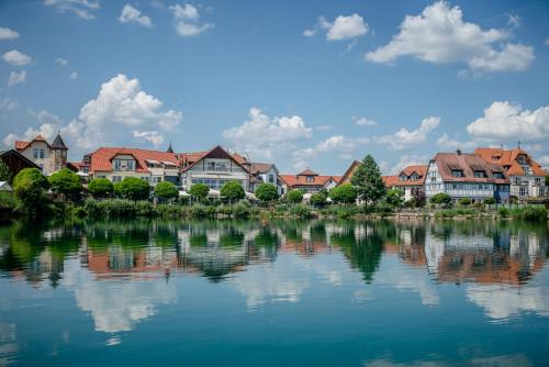 seehotel niedernberg das dorf am see