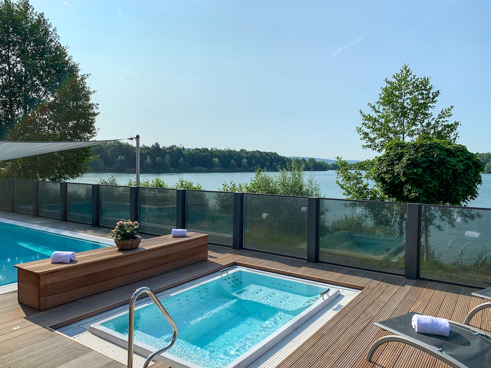 seehotel niedernberg das dorf am see