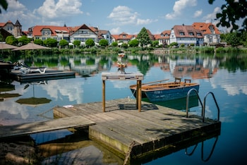 seehotel niedernberg das dorf am see