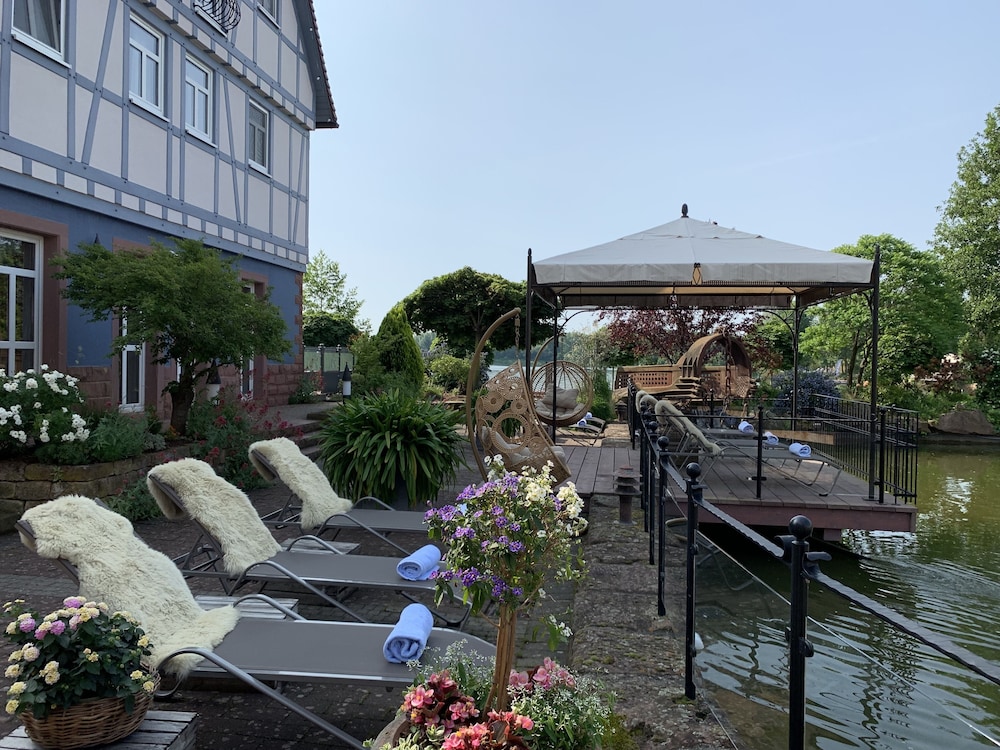 seehotel niedernberg das dorf am see