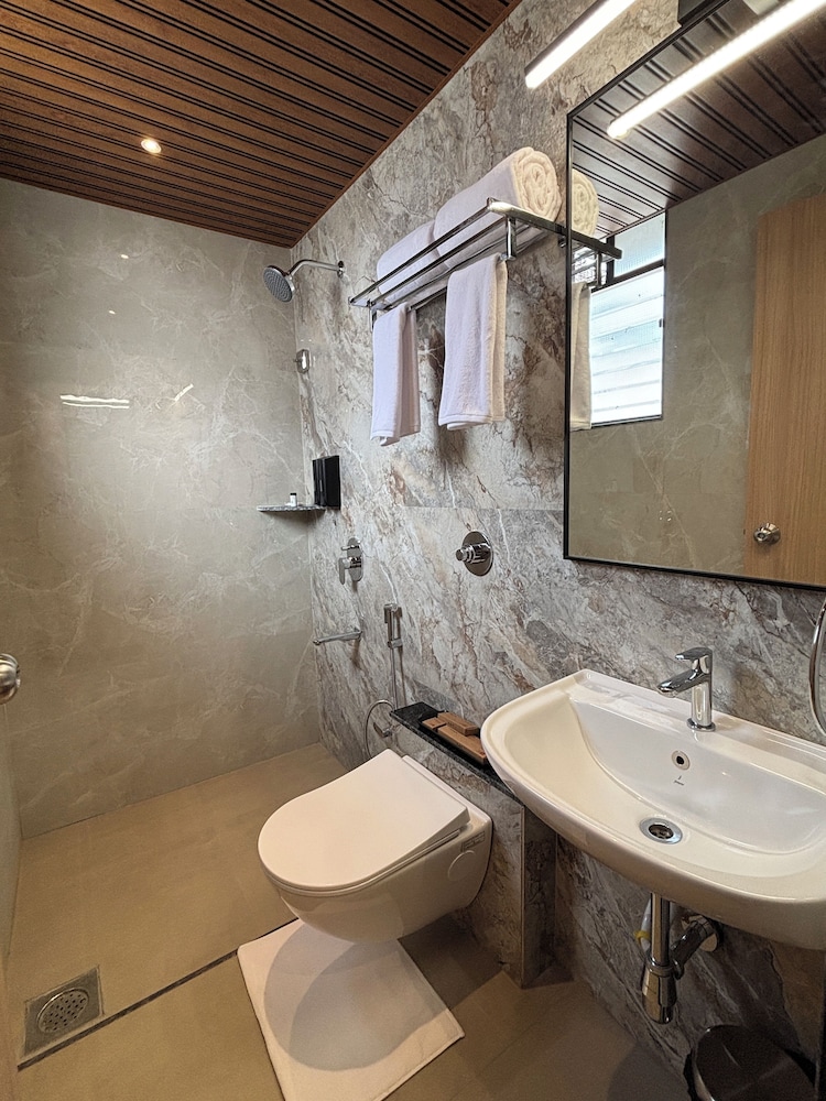 mastiff hotel hinjawadi pune