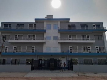 Hotel The Luxem,Dlf Phase,3 star