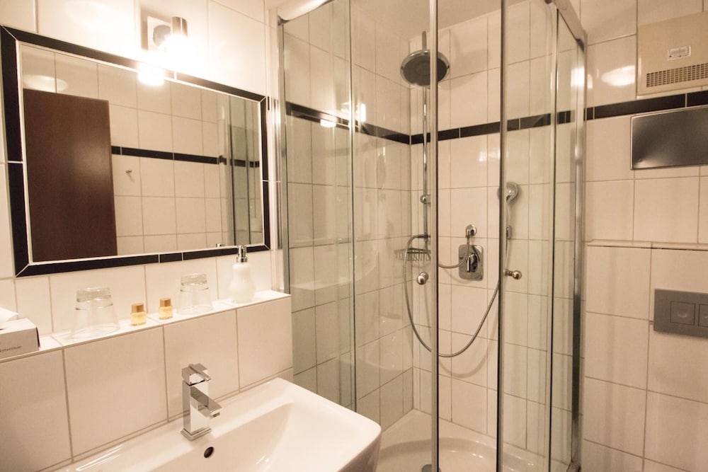 landhotel wolfschlugen