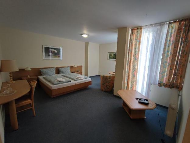 hotel schiff
