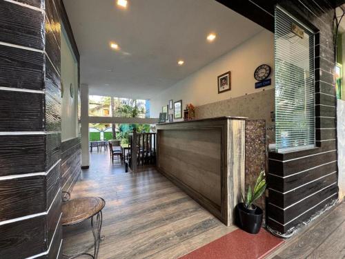 Royal Heritage Resort,,3 star