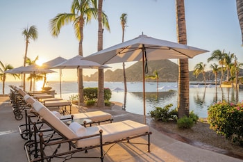 hacienda beach club and residences