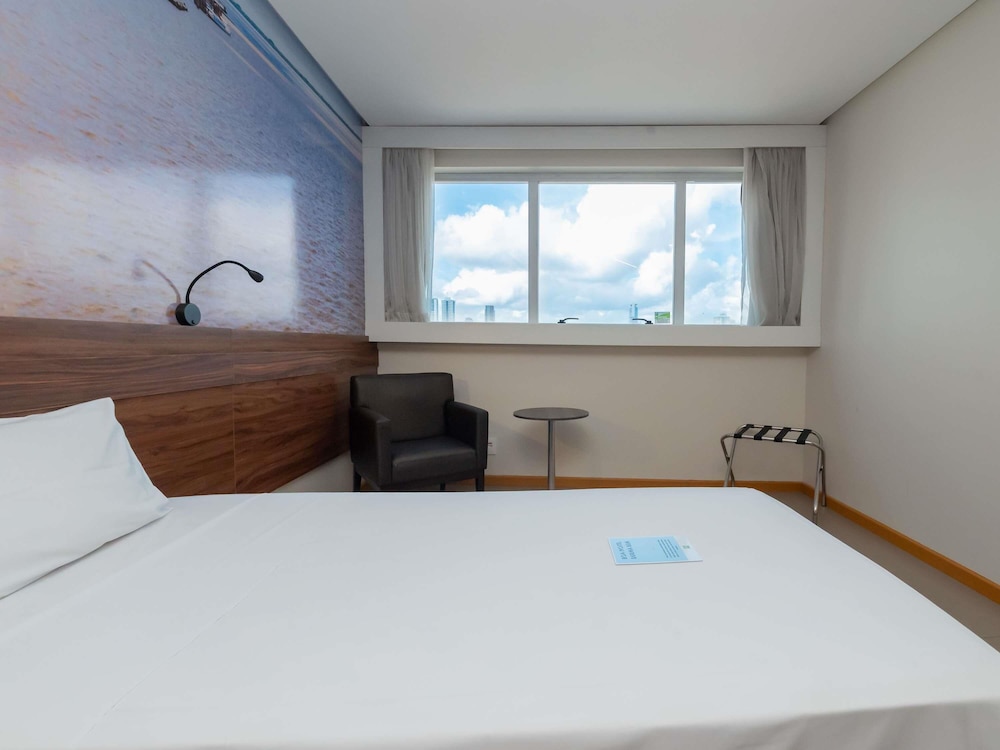 ibis styles belem hangar