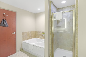 holiday inn express gulfport beach