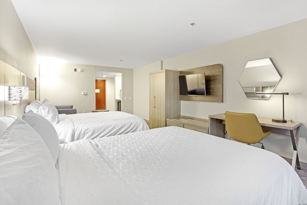 holiday inn express gulfport beach