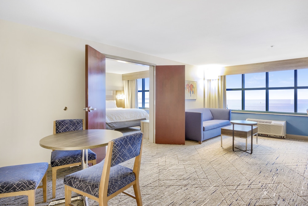 holiday inn express gulfport beach