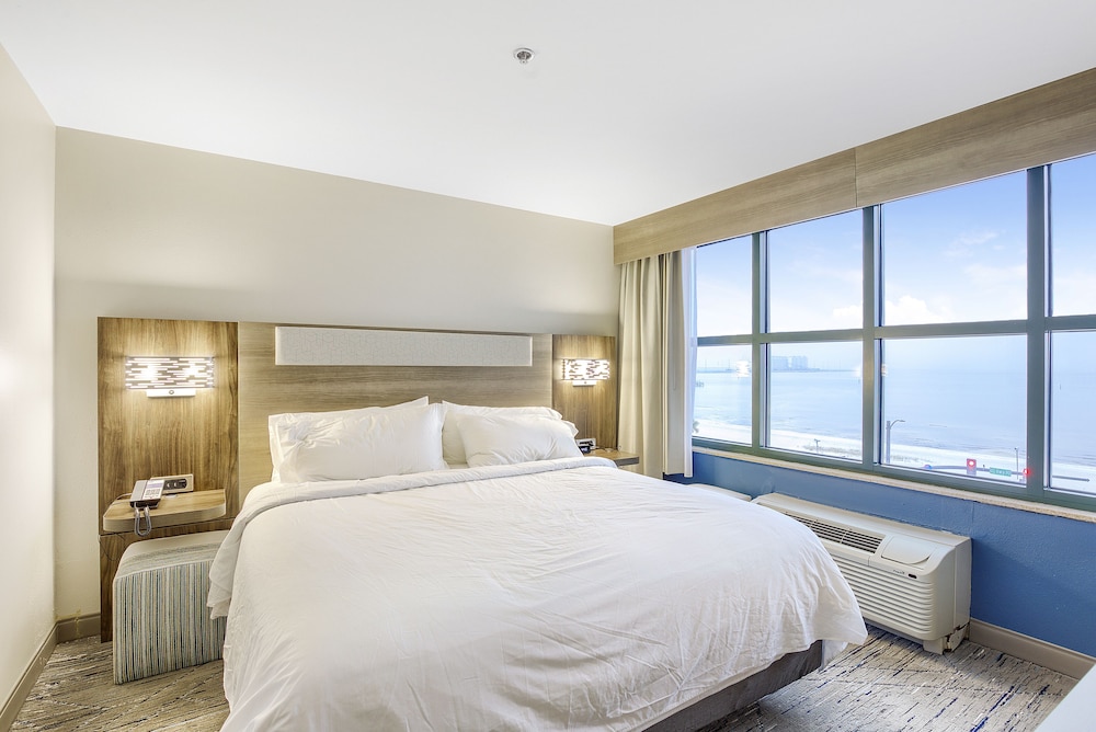 holiday inn express gulfport beach