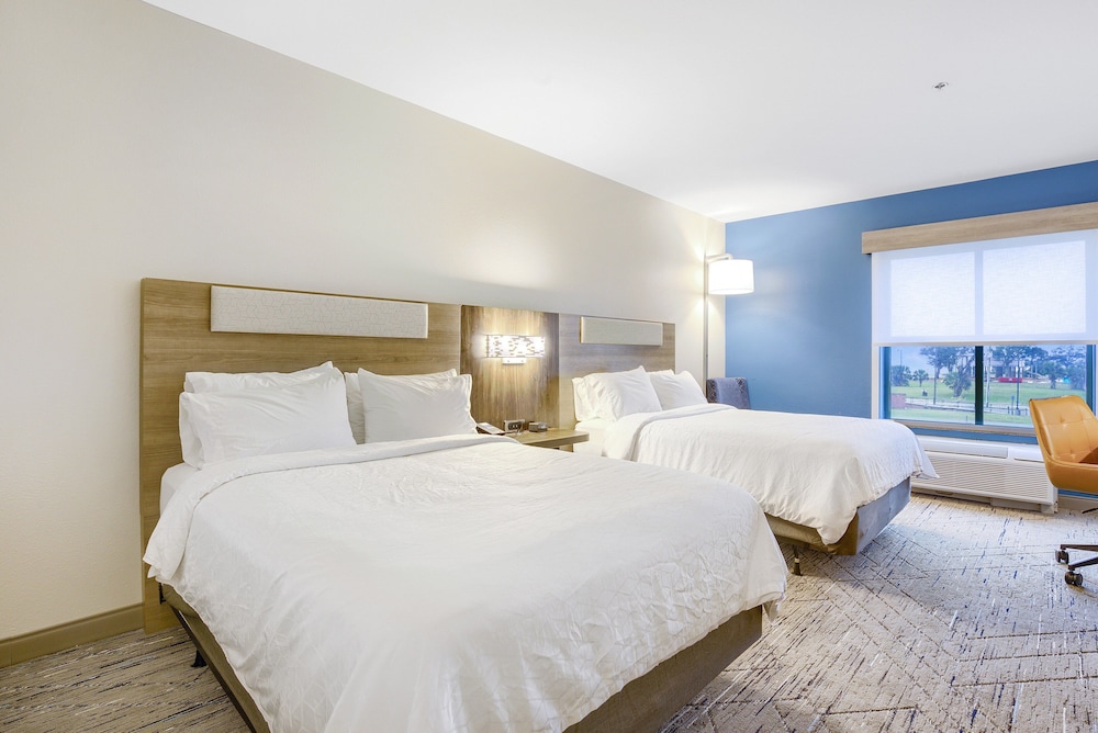 holiday inn express gulfport beach