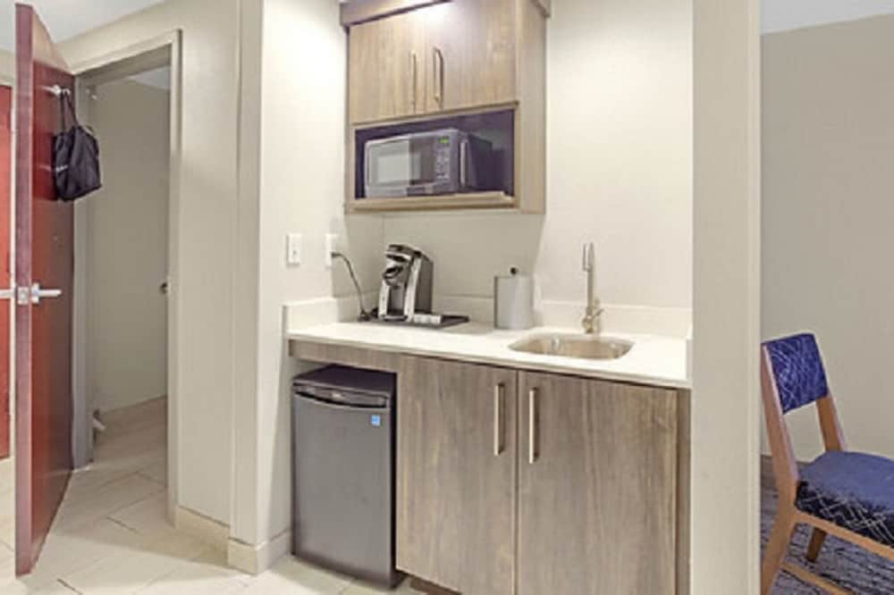 holiday inn express gulfport beach