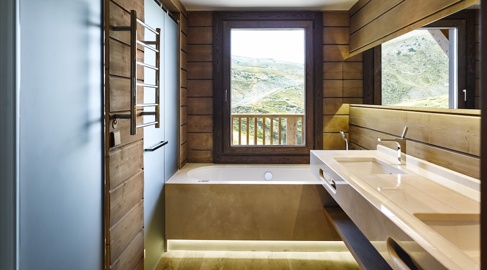 el lodge ski and spa