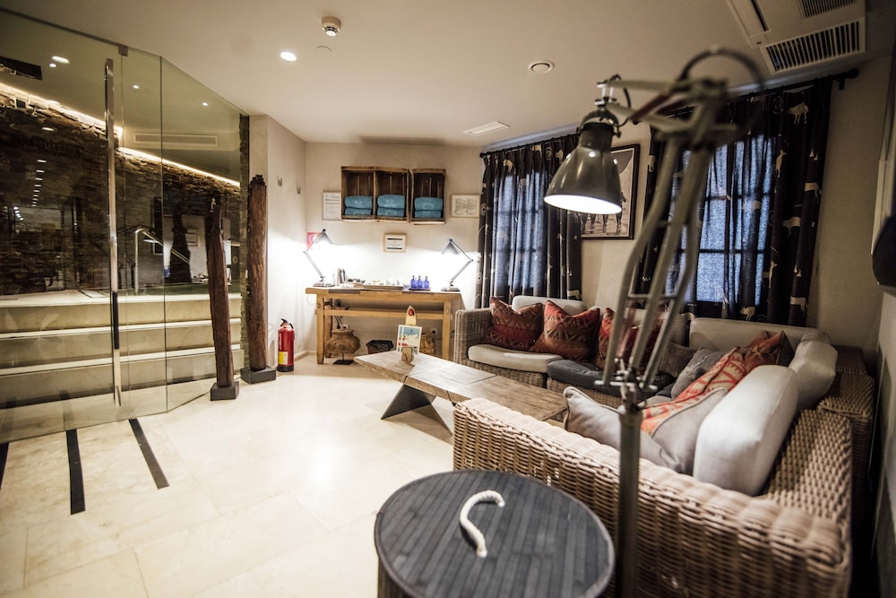 el lodge ski and spa