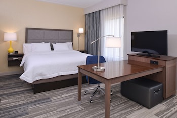 hampton inn and suites cincinnati mason