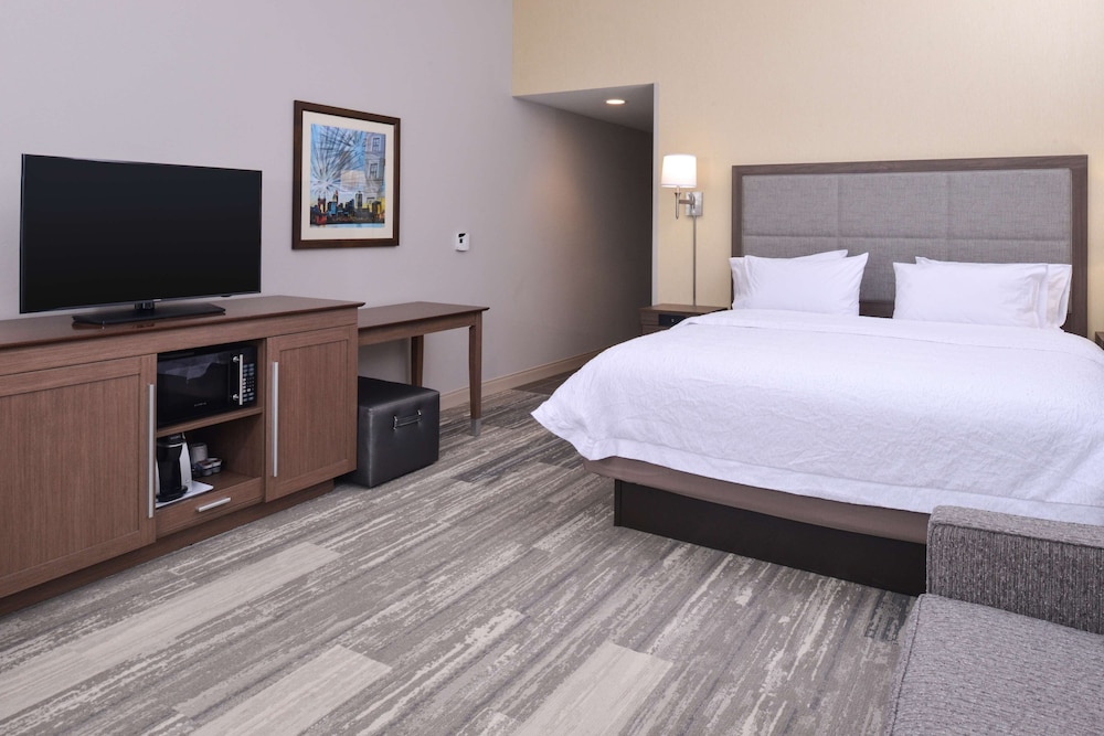 hampton inn and suites cincinnati mason