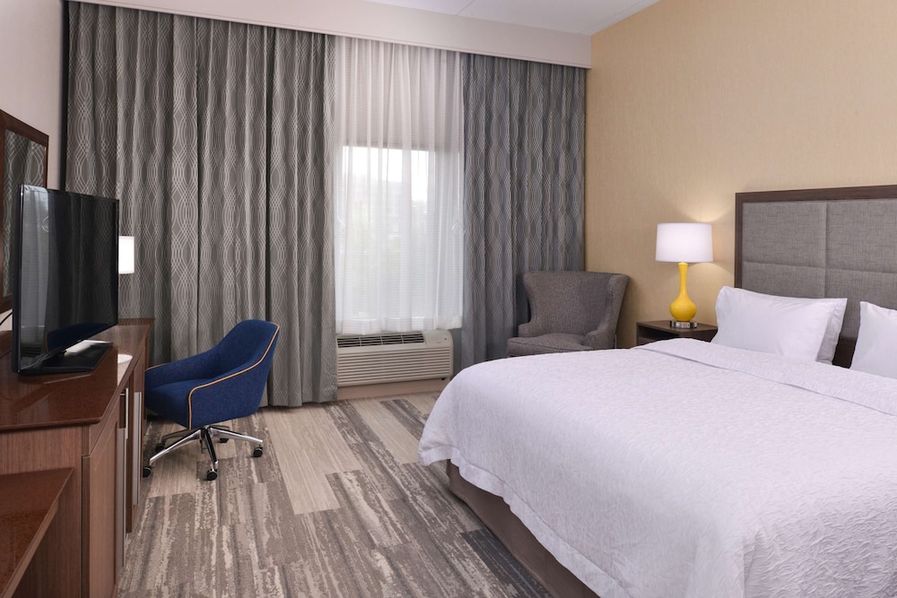 hampton inn and suites cincinnati mason