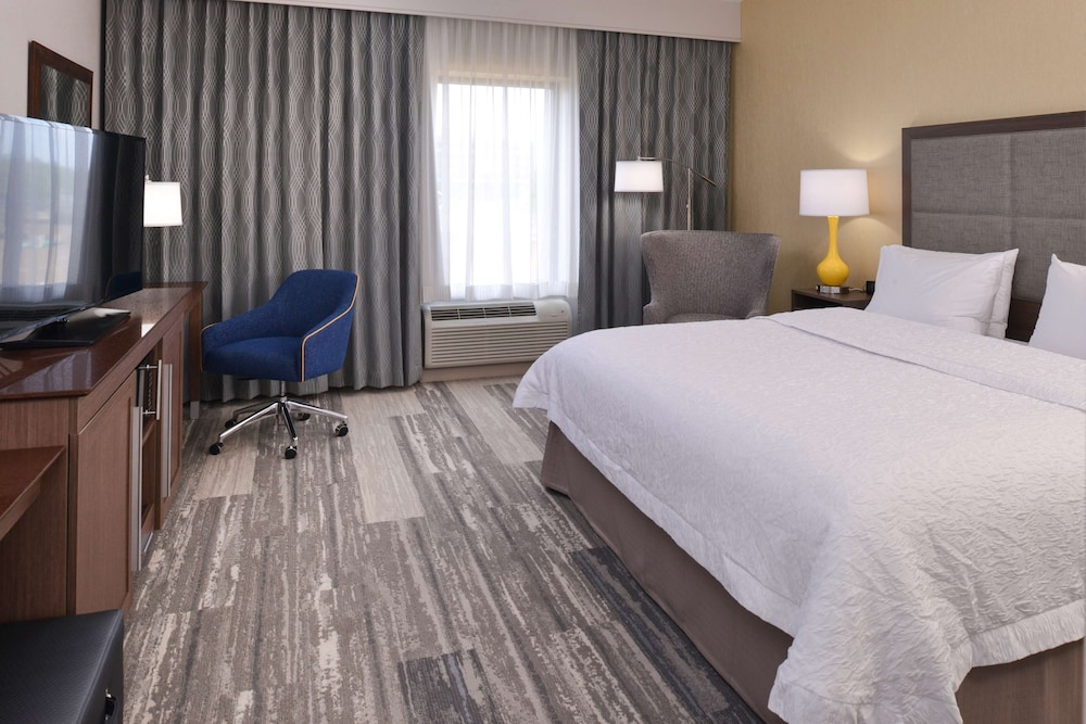 hampton inn and suites cincinnati mason