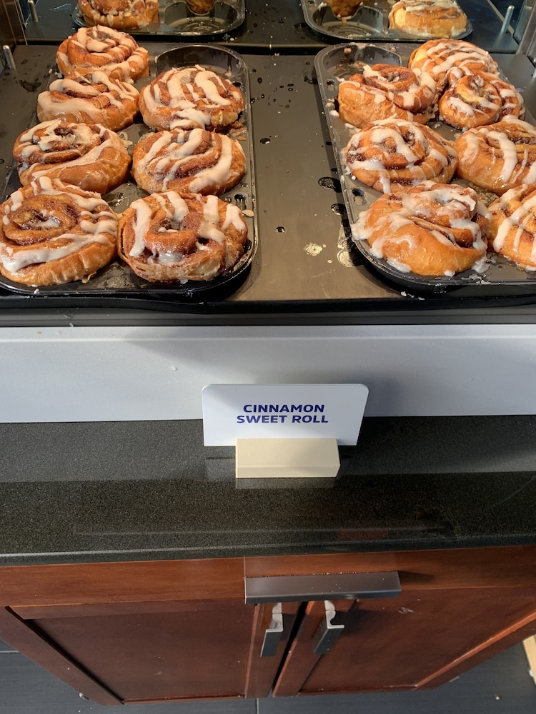 holiday inn express hotel and suites sanford by ihg