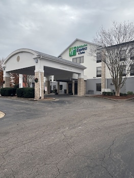 Holiday Inn Express Hotel & Suites Sanford By Ihg,North Carolina>>Sanford,3 star