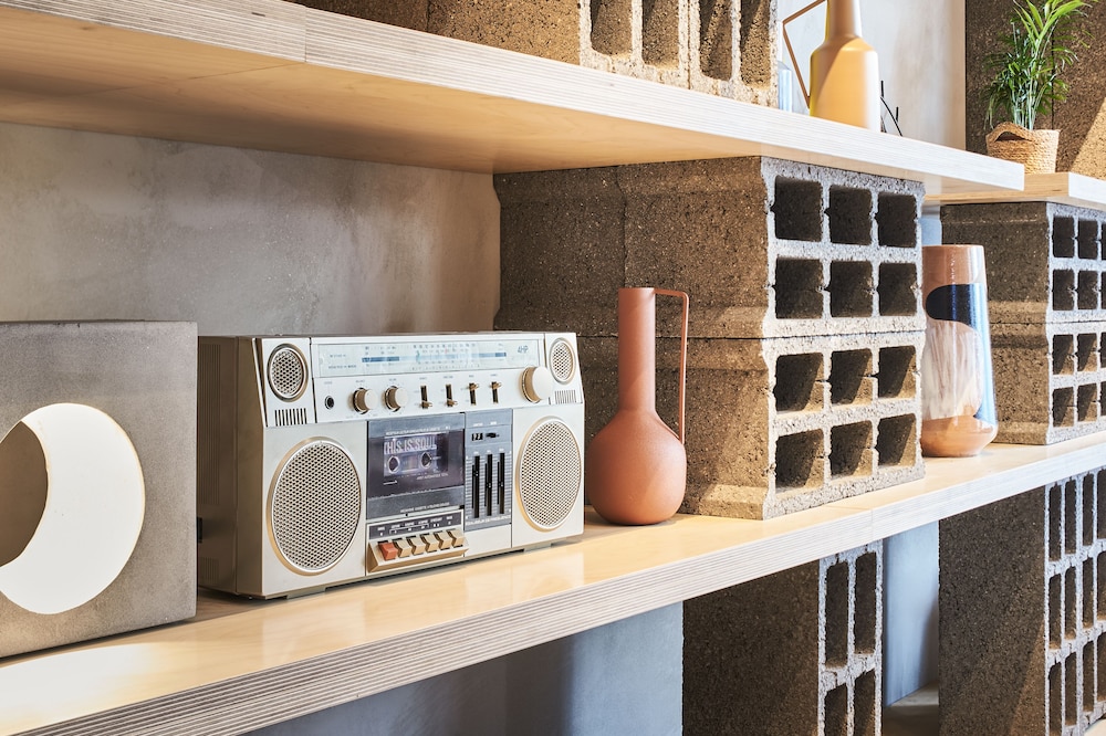 greet hotel paris nord 18eme