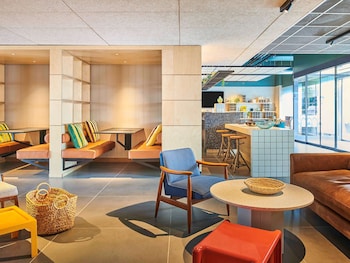 greet hotel paris nord 18eme