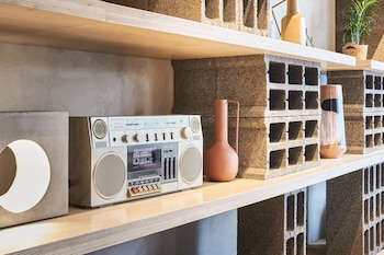 greet hotel paris nord 18eme