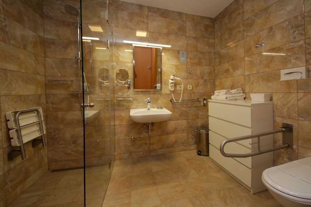 hotel villa radin