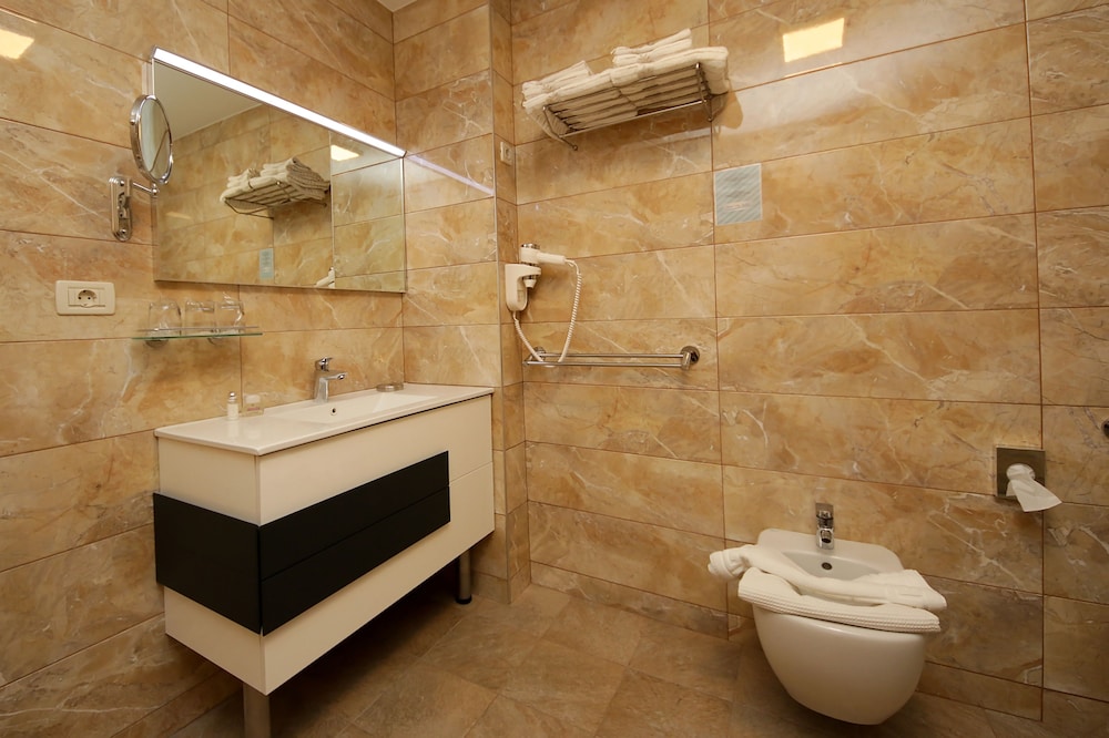 hotel villa radin