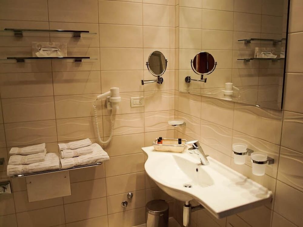 hotel villa radin