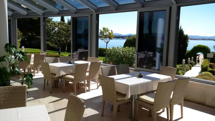 hotel villa radin