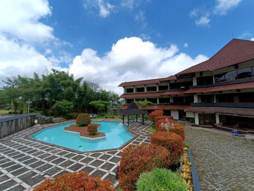 Queen Garden Hotel Managed By Salak Hospitality,Baturaden>>Banyumas,3 star