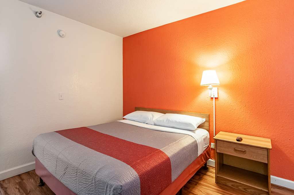 motel 6 naperville il