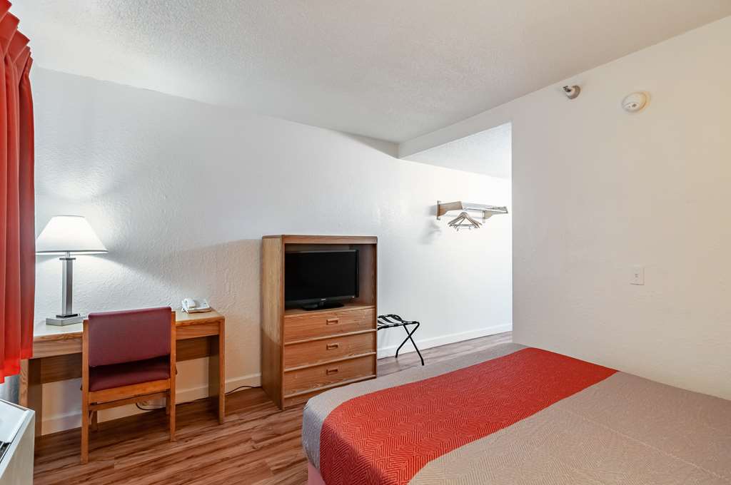 motel 6 naperville il