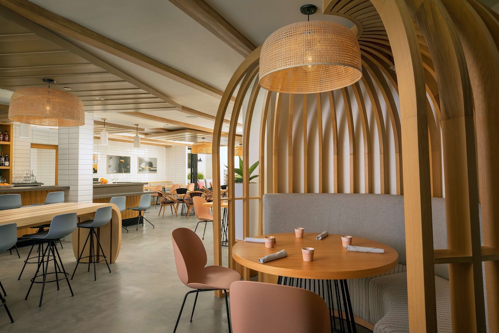 the monsaraz san diego tapestry collection by hilton