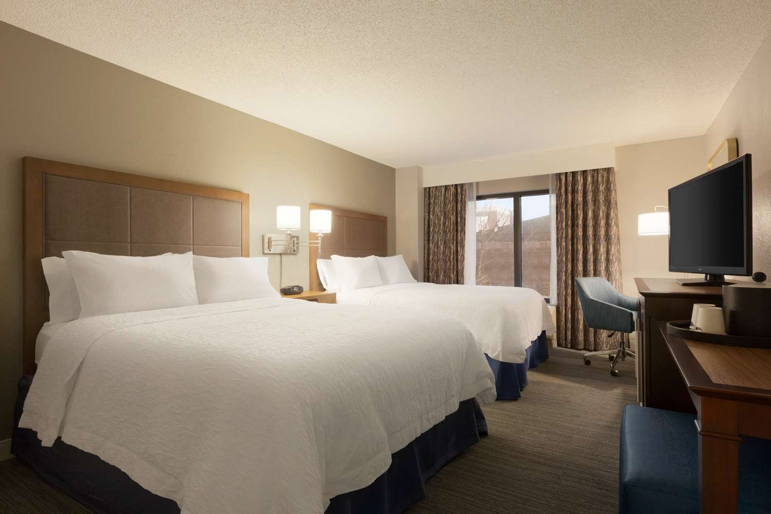 hampton inn and suites nashville downtown