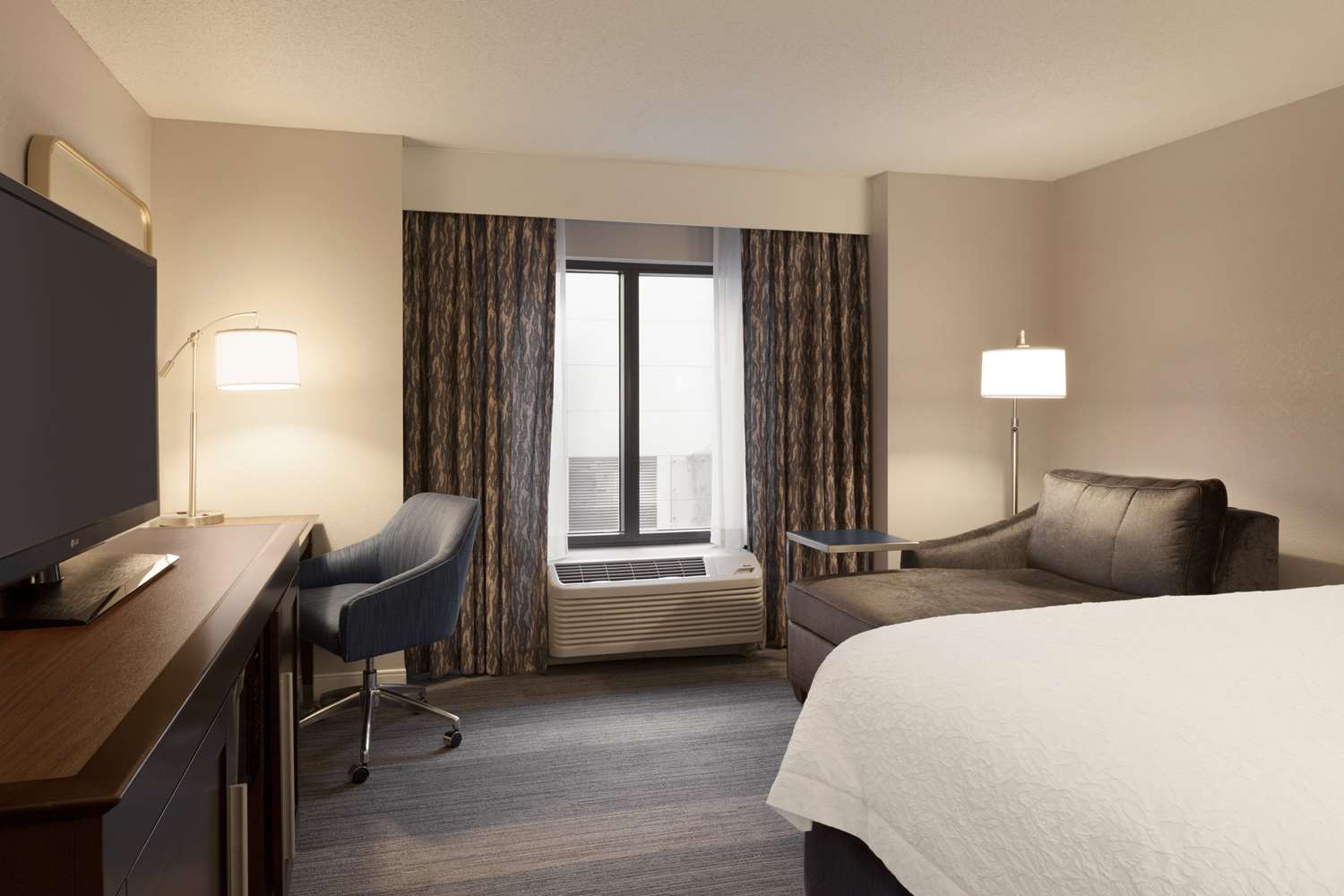 hampton inn and suites nashville downtown