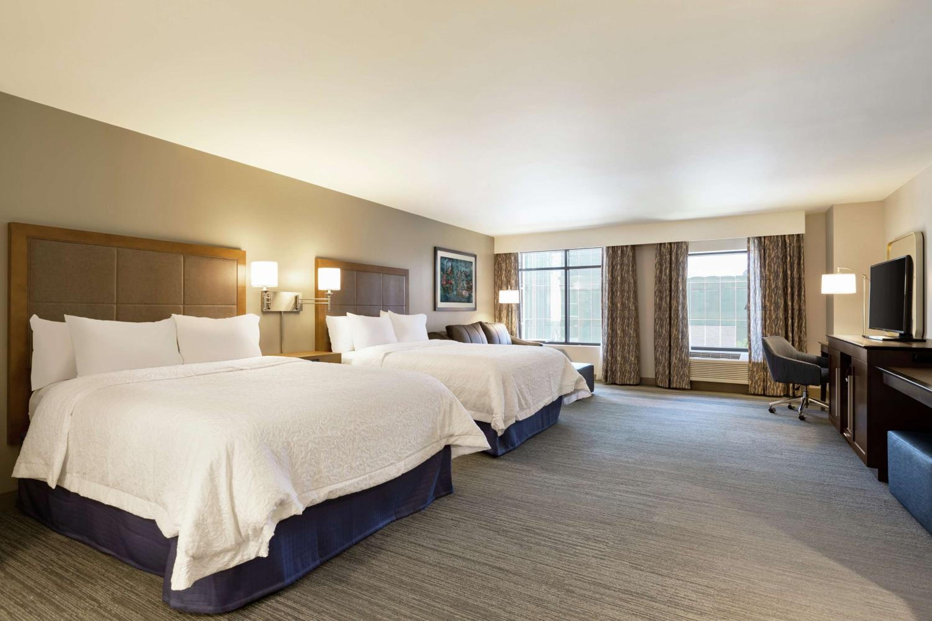 hampton inn and suites nashville downtown