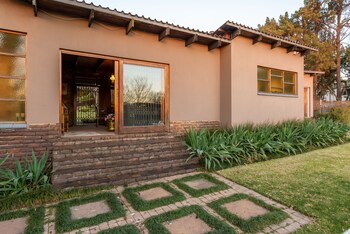 Aberfeldy Bed And Breakfast,Johannesburg>>East Rand,3 star