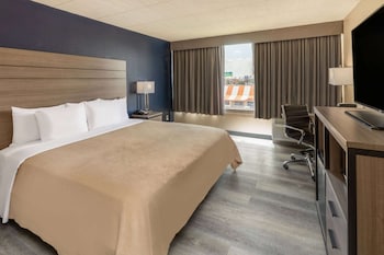 baymont by wyndham laredo