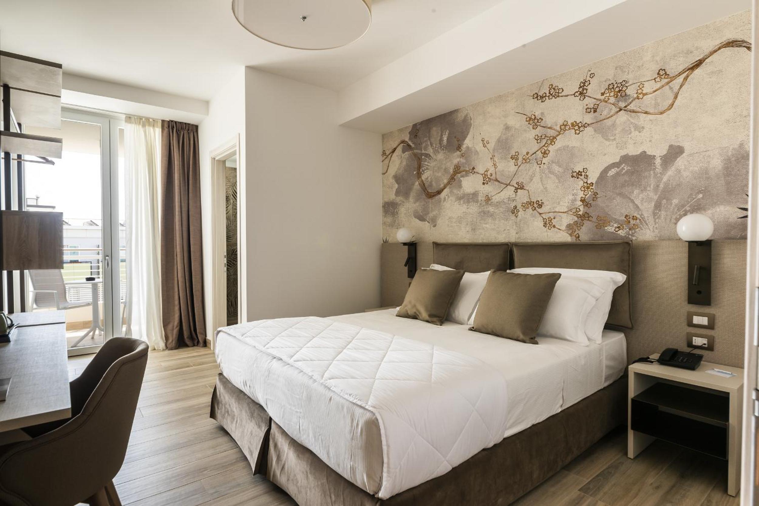 life hotel