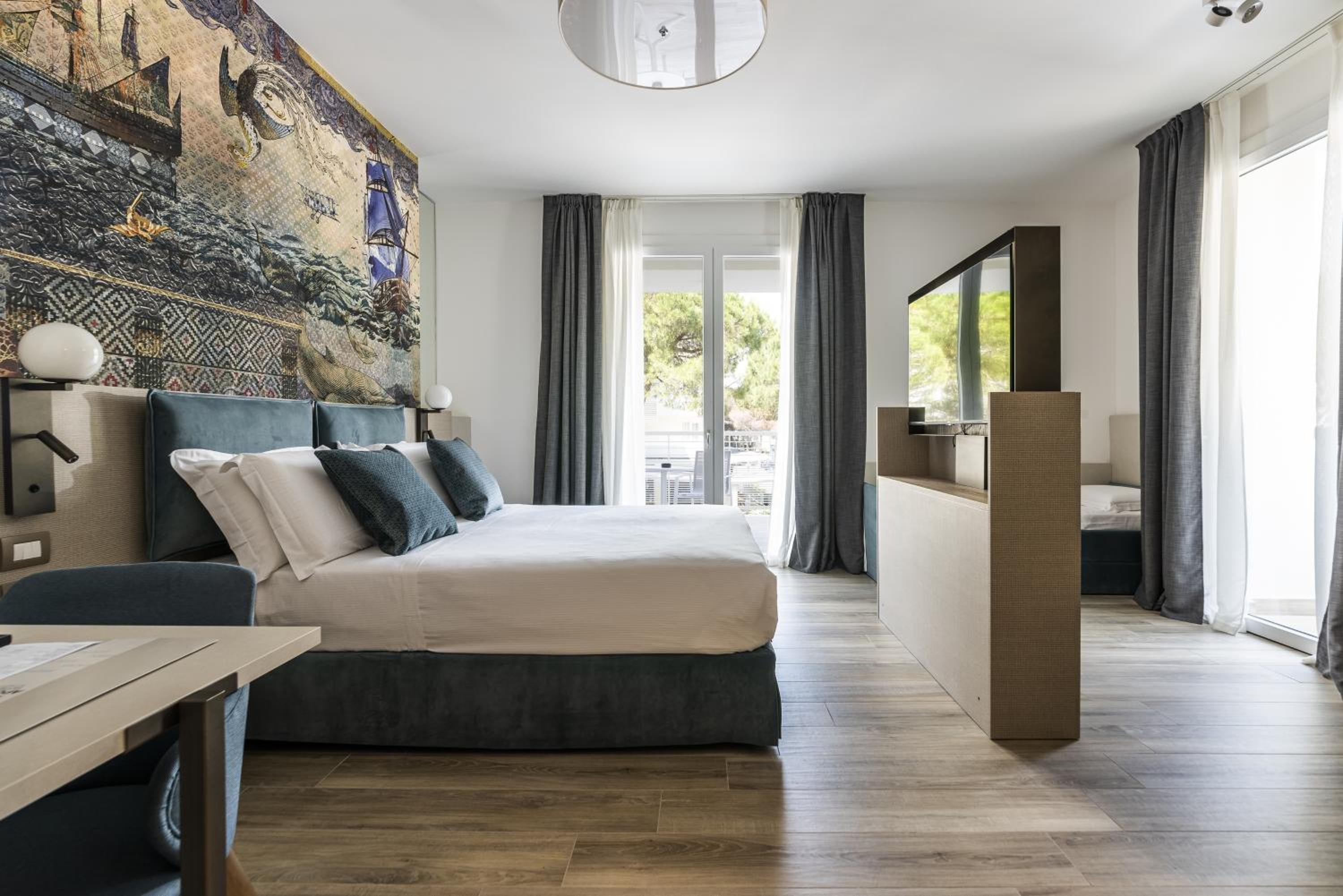 life hotel