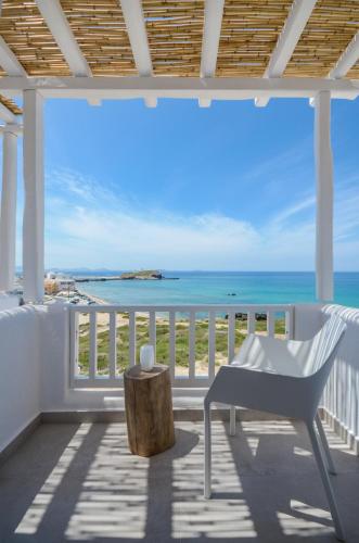 cyano suites